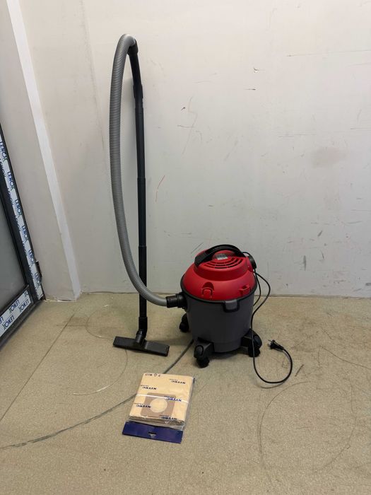 090301	Прахосмукачка за сухо и мокро 1250W 18L RD-WC01