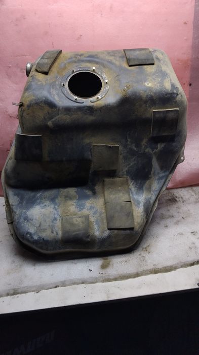 Бак топливный...