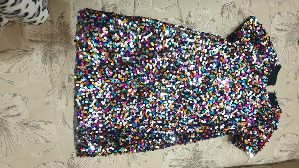 Платье в паетках