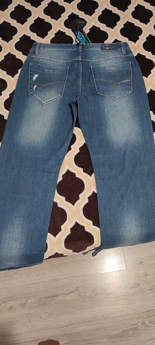 Blugi pentru bărbați mărimea 34 și 36