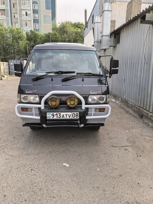 Продам Митсубиси Делика 2.5 дизель