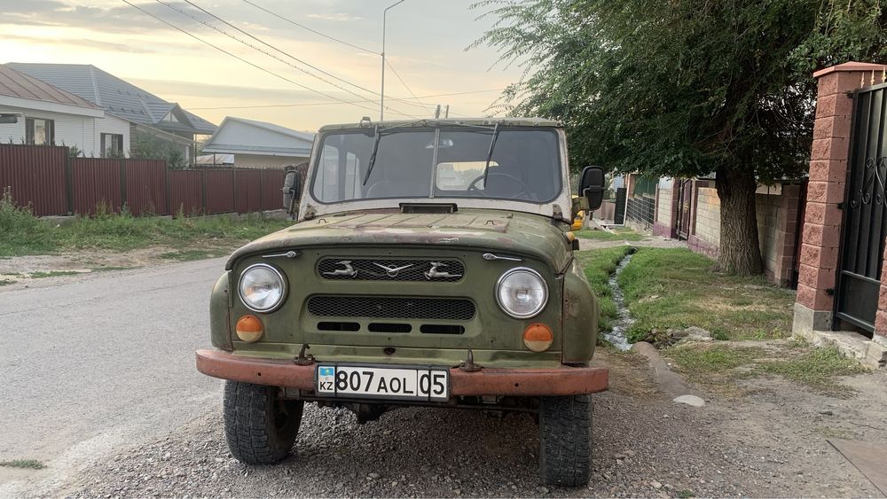 Продам уаз 469 вместе с прицепом, Машина на полном ходу