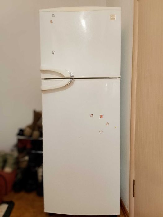 Продам холодильник