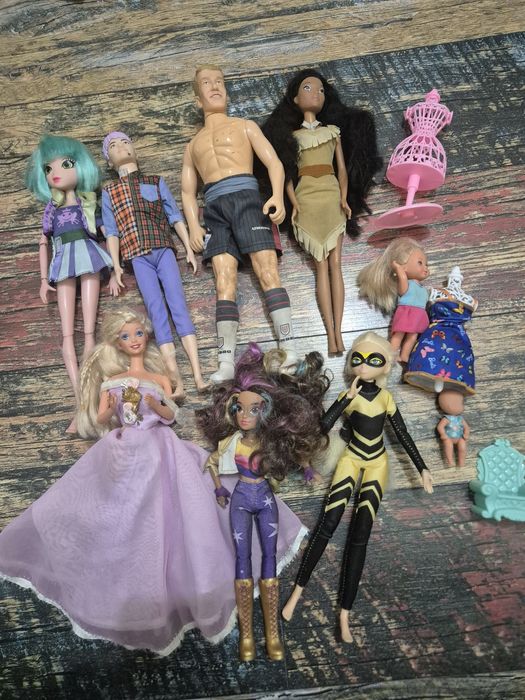 Lot papusi barbie mattel