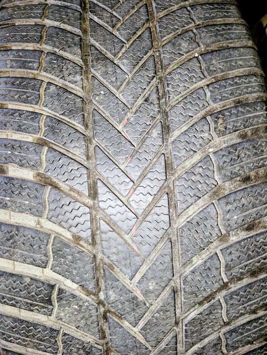 4 броя зимни гуми BRIDGESTONE 275/45 R21