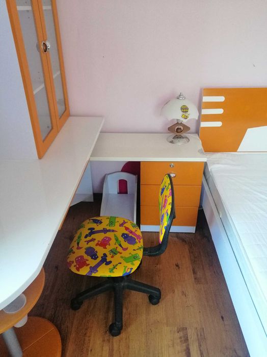 Цялостно мебелно обзавеждане за детска стая - момиче