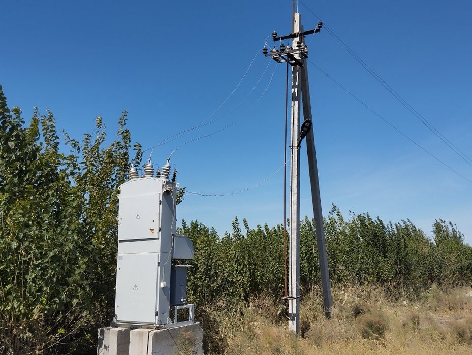 Transformator sotiladi .3000$   8ta  stolbasi bilan