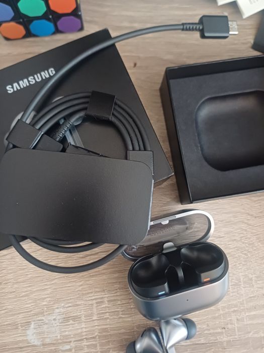 Samsung Galaxy Buds3 Pro (напълно нови)