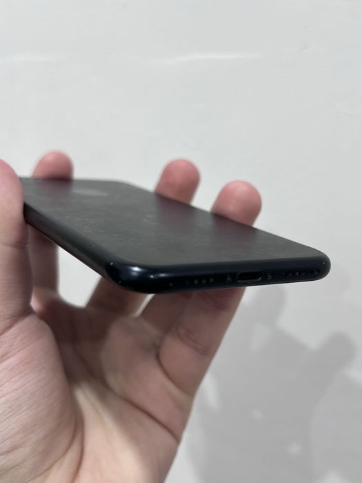 iPhone 7 , 32 ГБ