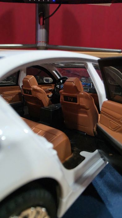 Suvinir BMW temirli sifatli yengi