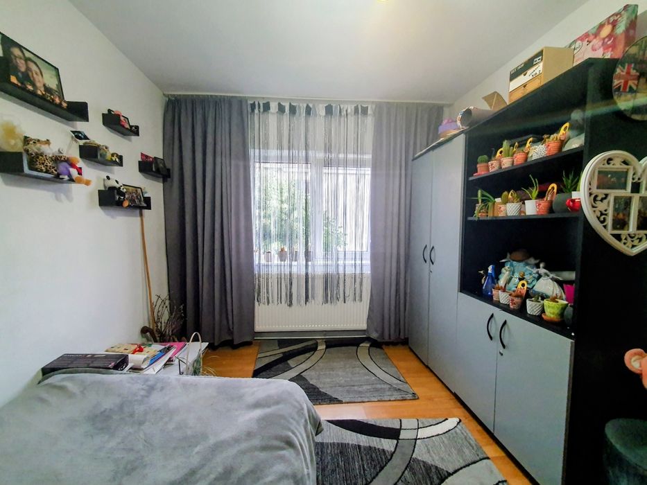 Apartament cu 3 camere în zona Alfa- Arad