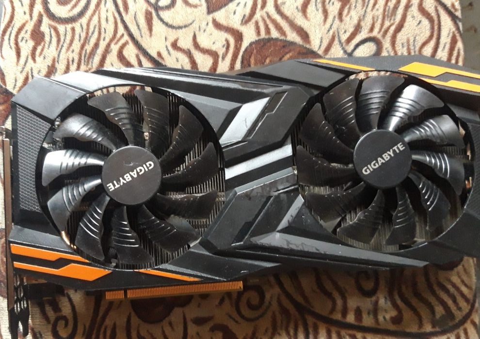 Placa video AMD RX VEGA 64 Gigabyte / 8gb HBM 2 / 2048 bit