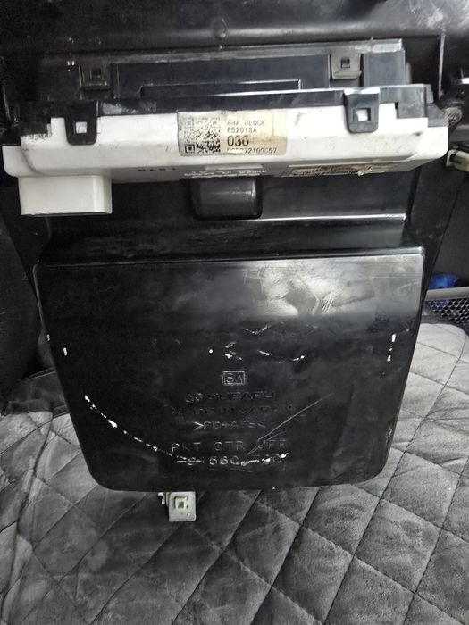 бардачок  форестер сг