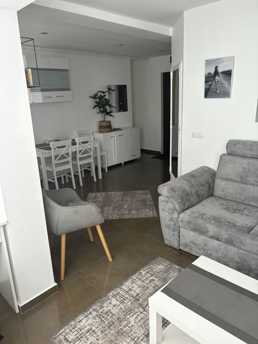 Inchiriez apartamet cu 2 camere