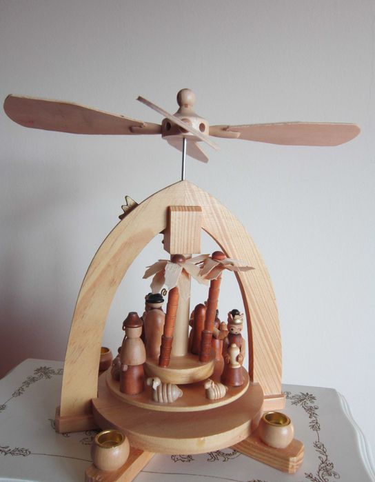 cadou rar  Carusel  Erzgebirge Scena Nasterii Germania 1980