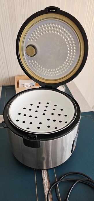 Продам мультиварку  Redmond