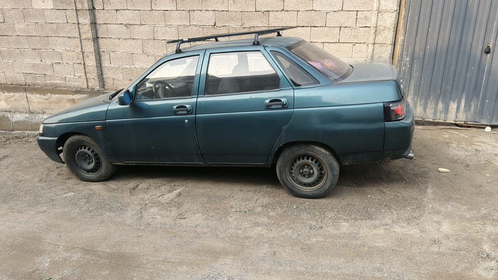 Lada 2110 sotiladi