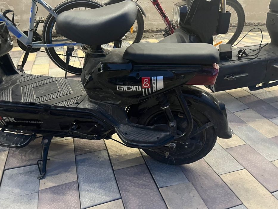 Продам электро скутер SK8