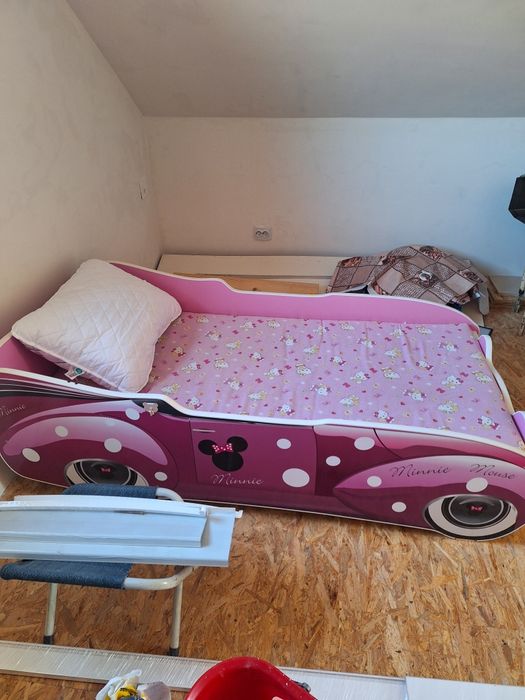 Pătuț + saltea  ,pentru fete 5-12 ani preț ușor negociabil