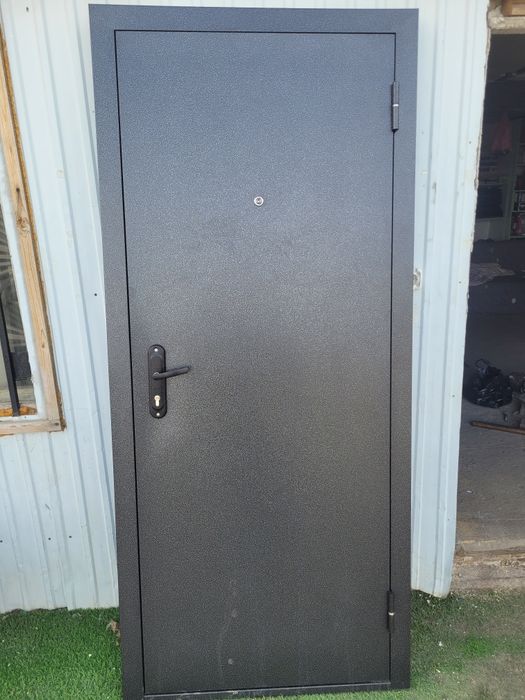 Продам новый наружный дверь