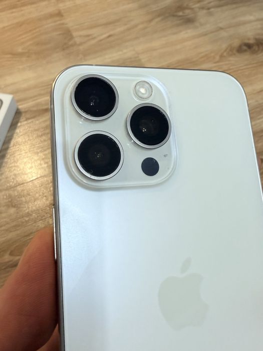 Продам iPhone 15 Pro Max 256 белый