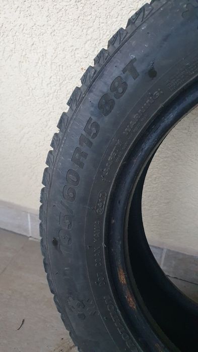 2 anvelope iarna 195/60/R15 kumho wp51