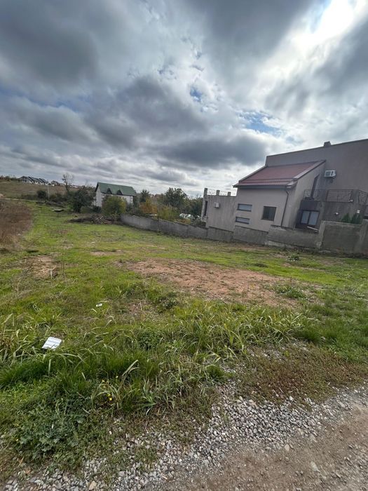 Teren intravilan 952 mp Brănești ideal casă, utilități la limită