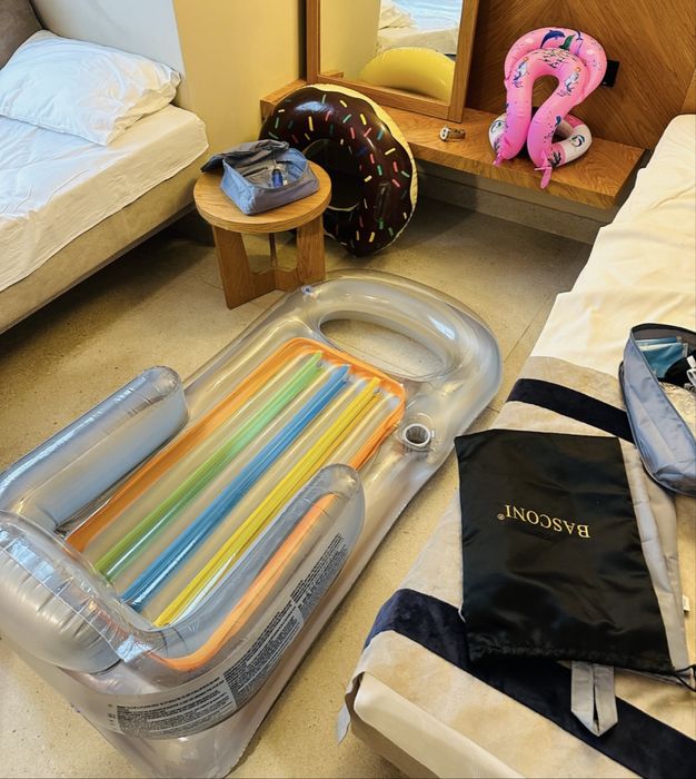 Матрас надувной для плавания.