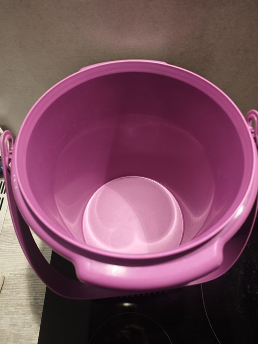 ведро Tupperware «Гигант» , объемом 8,5 л.