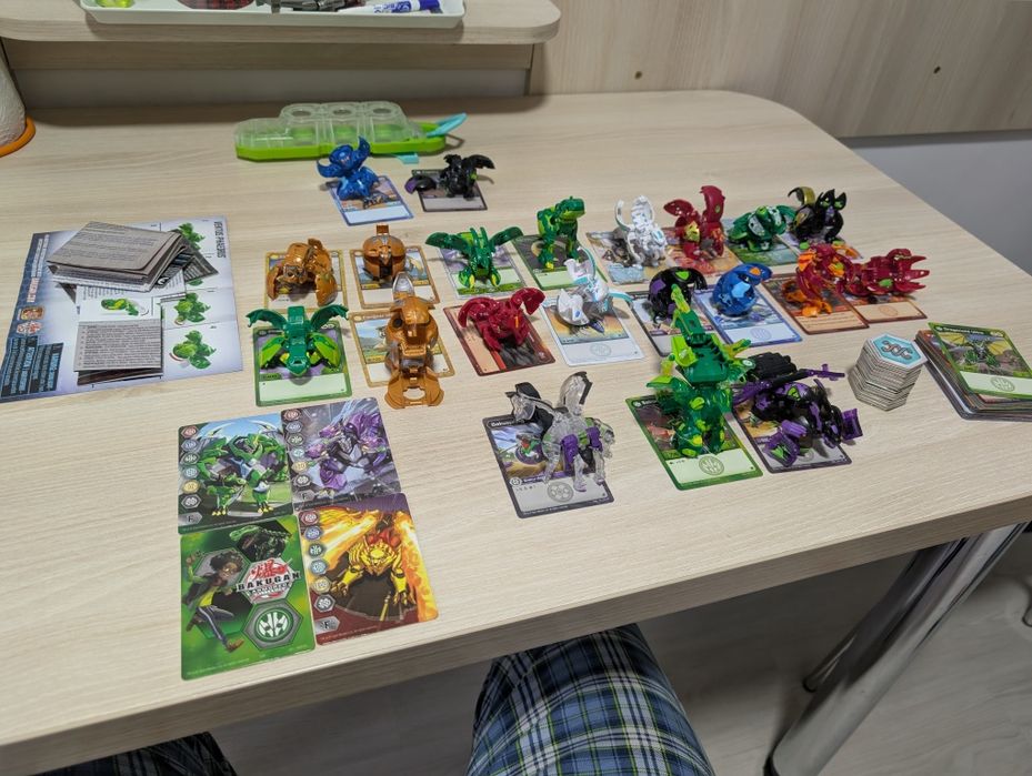 Colectie Bakugan (Bakugani, cartonase,