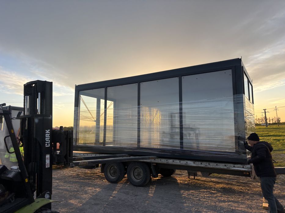 Container cu vitrina pe stoc 2.7m x 6m