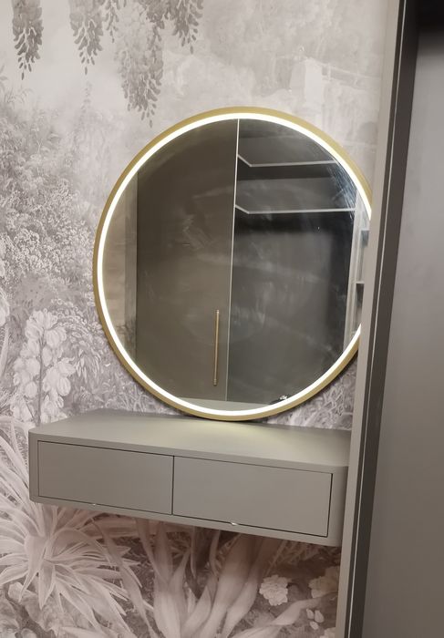 Oglinzi cu ramă din MDF vopsit + LED