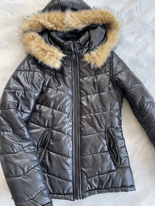 Дамско якенце в черно