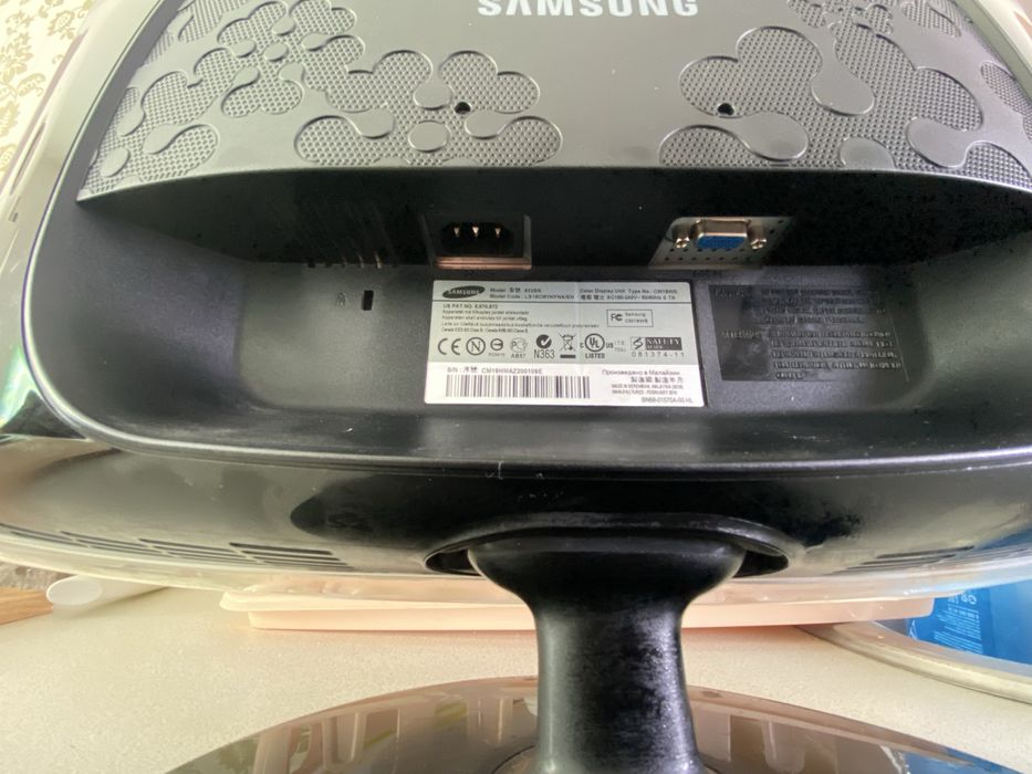 Монитор samsug 933