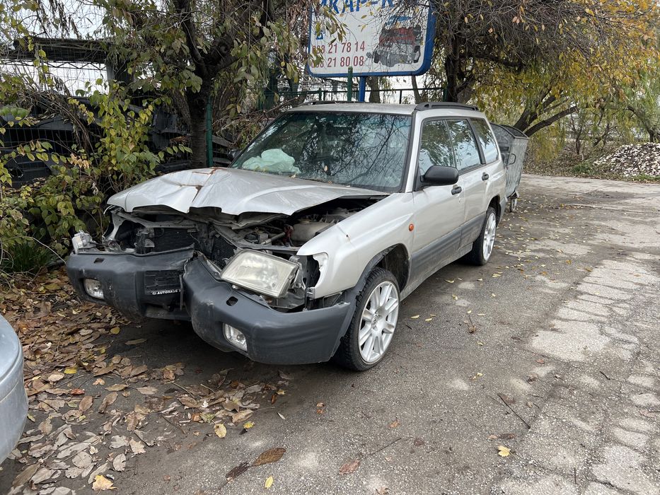 Subaru Forester 2.0i 2002г. на части