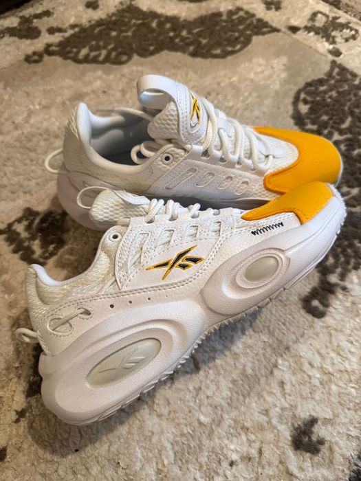 Reebok маратонки новй, розмер 35