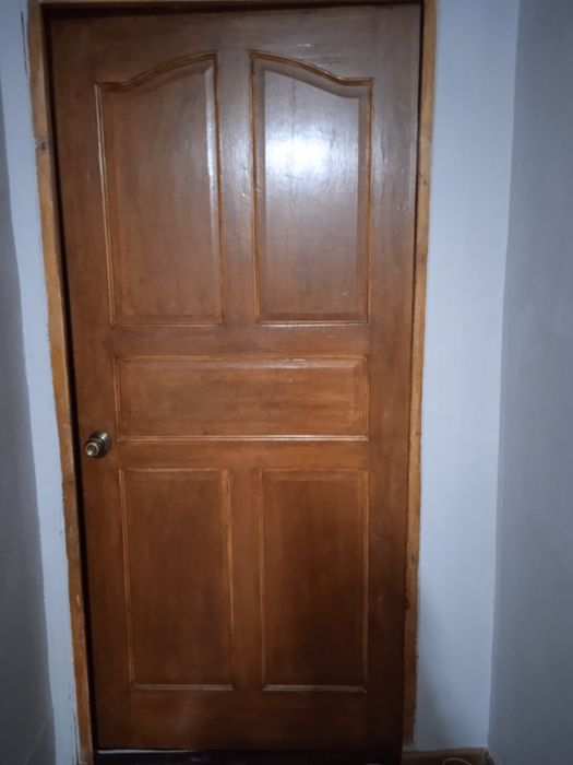 Деревянный двери 3000 тг