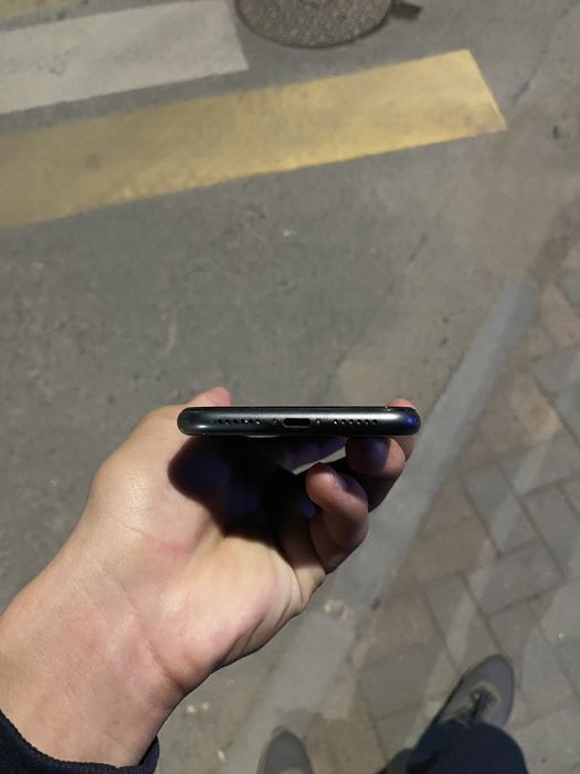 Айфон 11 черный цвет