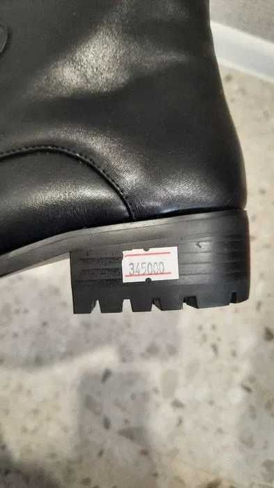 Новые утепленные ботинки