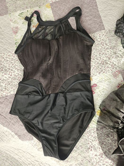 Отдам даром женские одежды