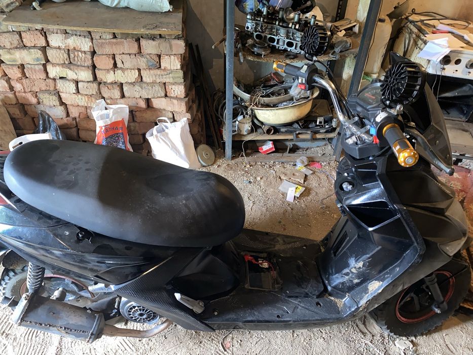 Продам скутер 150 кубов
