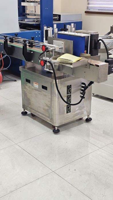 Этикетка клейущая машина Самаклейка