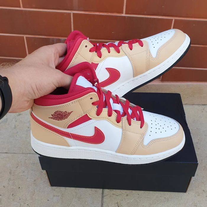Jordan 1 mid Beige Red GS