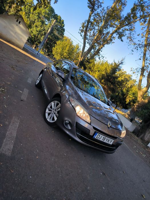 Renault Megane III Grandtour (Break), ediție limitată **FFR**, an 2012, motor **1.9 dCi 130 CP**