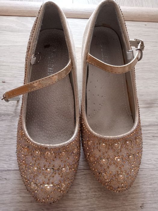 Детские туфли для танцев