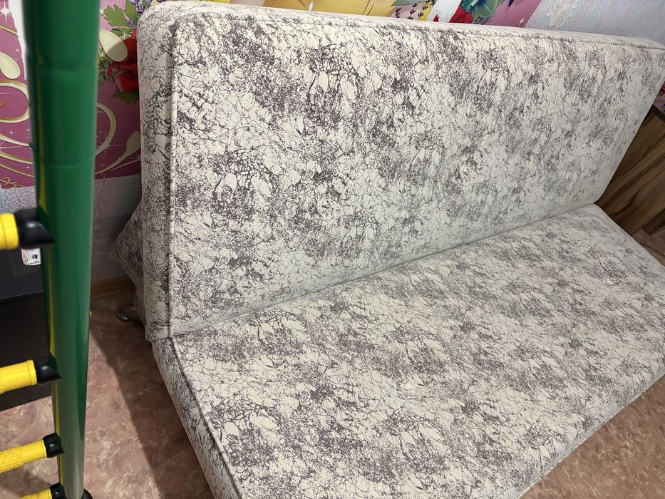 Продам Диван книжка