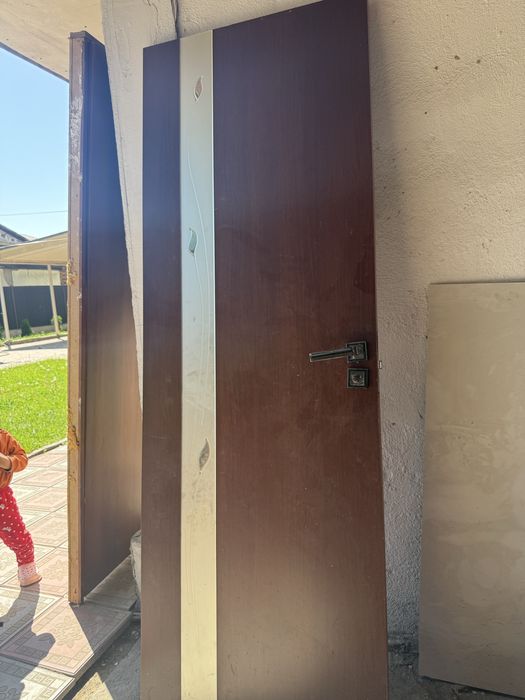 Продам двери межкомнатные