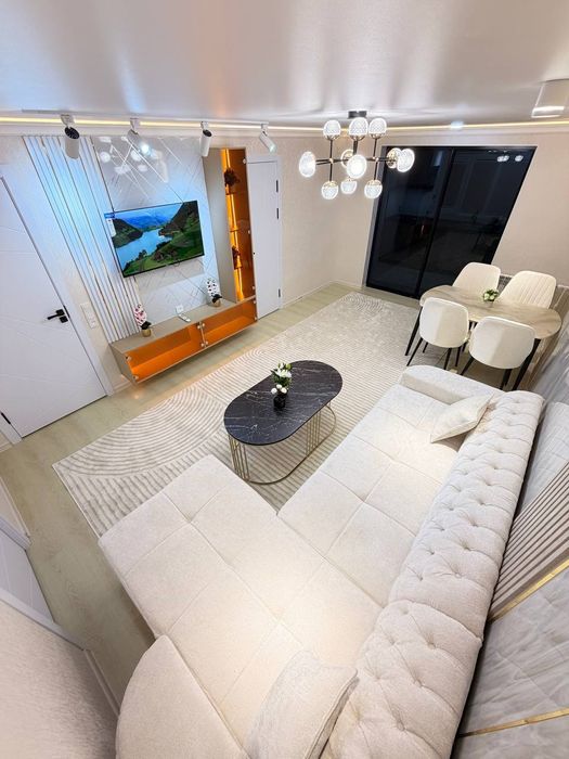 Срочно продаётся Чиланзар 1 квартал  2/4/4. Мебель и Техника