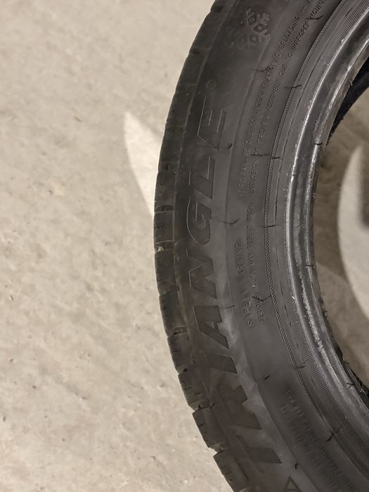 Продава 2 броя зимни гуми