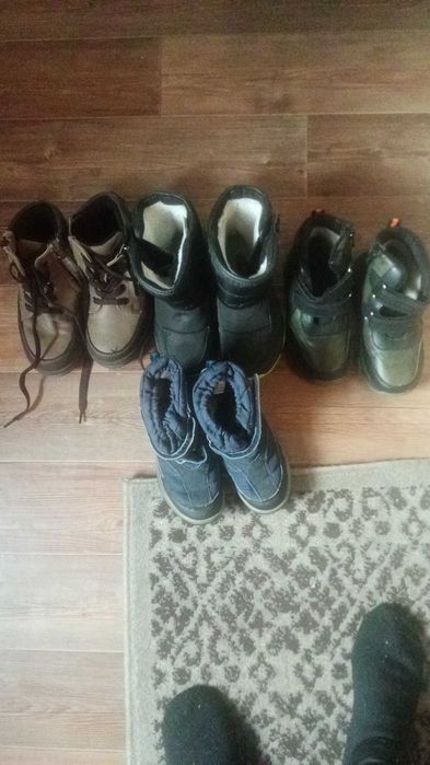 Отдам обувь  и одежду на мальчика